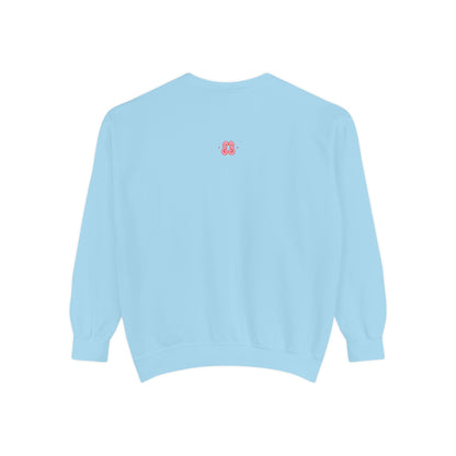 Light blue crewneck sweatshirt made of soft cotton with small pink embroidered monogram