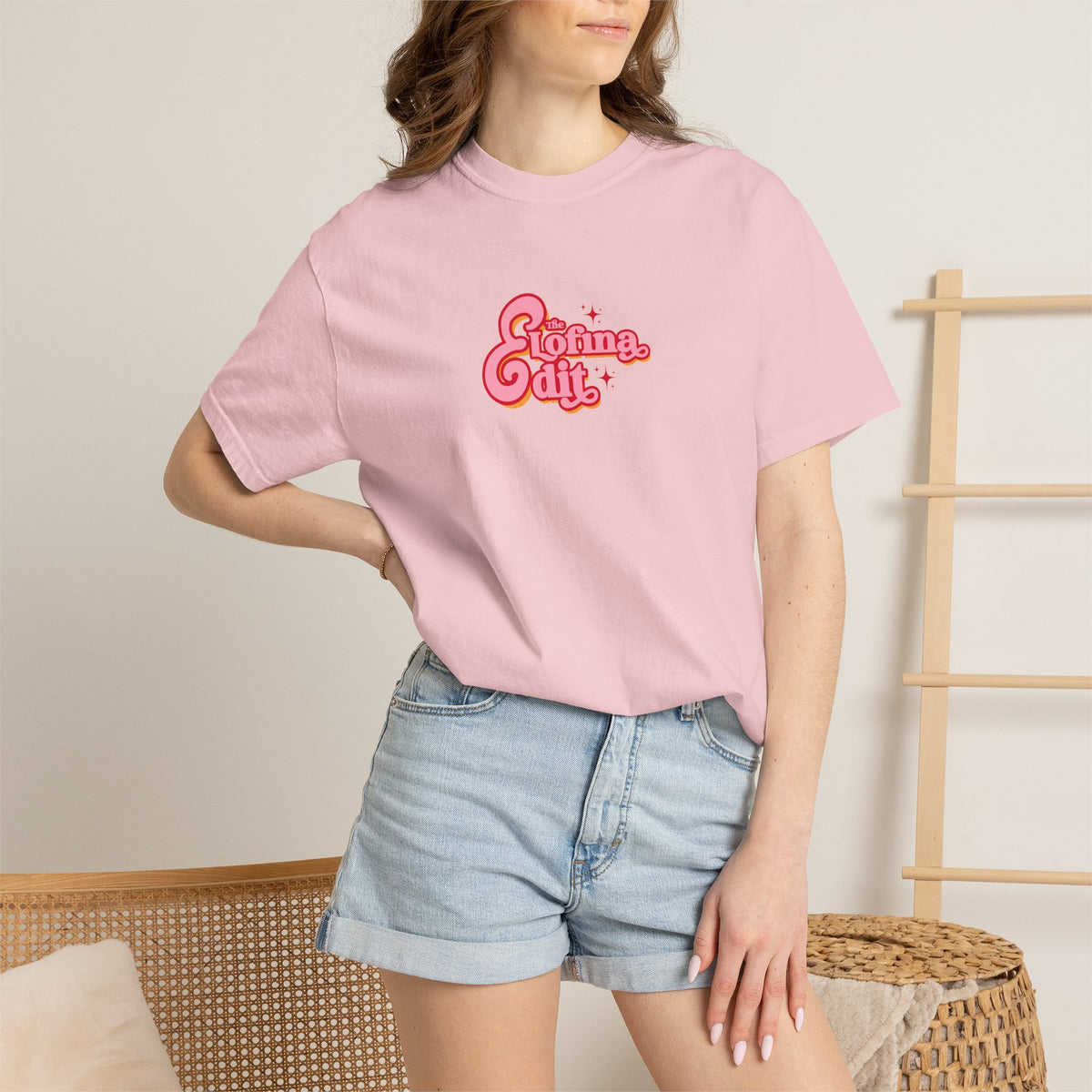Pink graphic t-shirt with The Lofina Gait logo, soft cotton blend for casual everyday wear